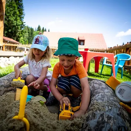 Naturpark Huette Mandl, Biobauernhof & Huettenurlaub *