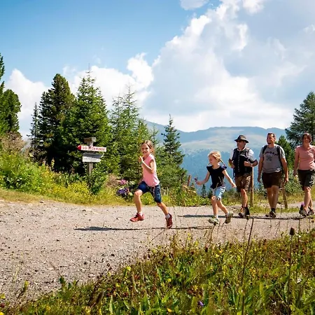 Naturpark Huette Mandl, Biobauernhof & Huettenurlaub
